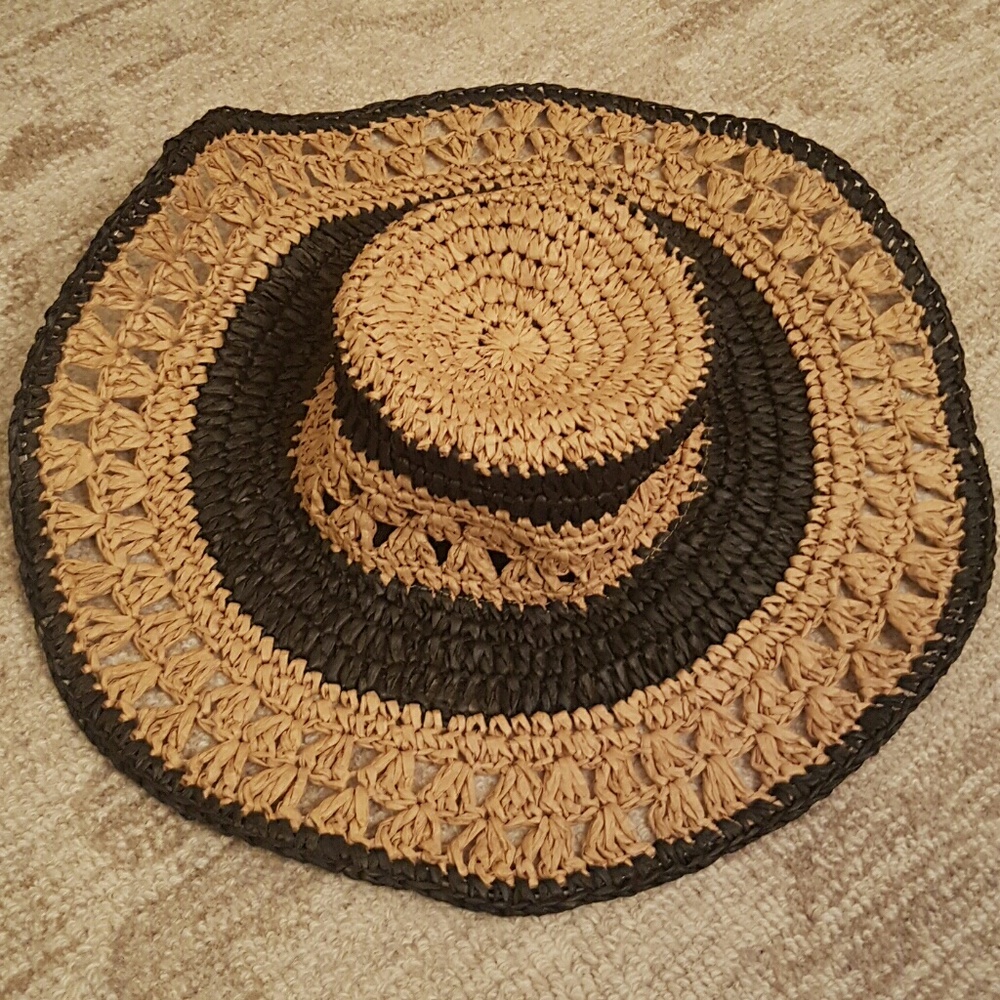 Free if bundled: Woven sunhat / shade hat from UO